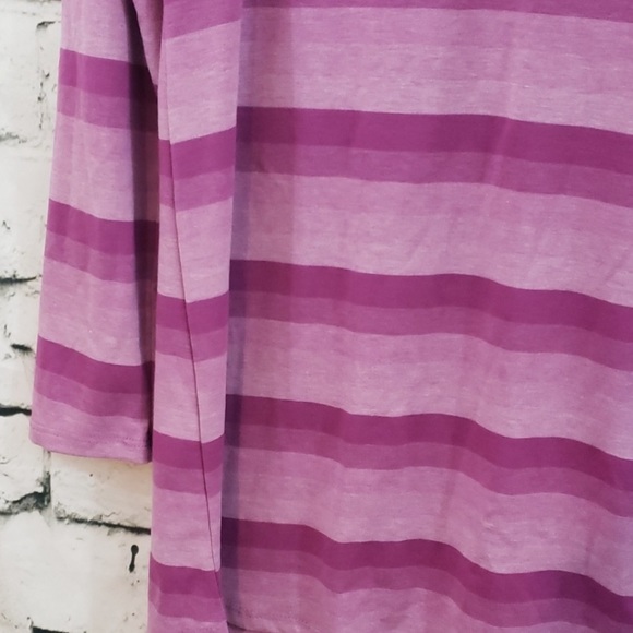 LulaRoe lynnae purple top nwt - Picture 6 of 6